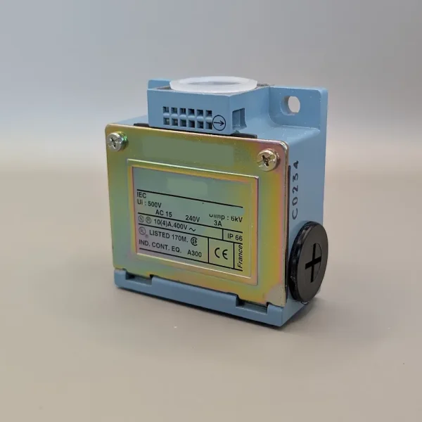 limit switch body. This part is used on horizontal bandsaws to switch the bandsaw off when a cut is completed